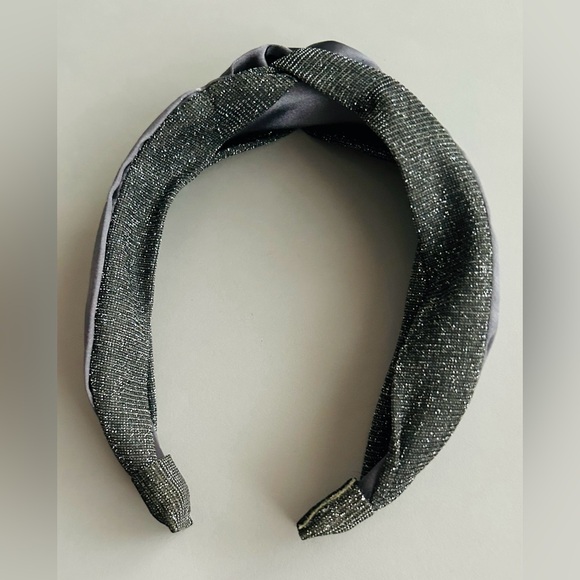 New Glamsquad Silver and Silver Glitter Pleated Knot Fabric Headband Knot GSQ - Picture 1 of 12